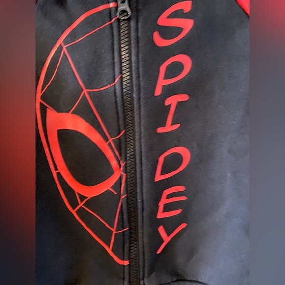 Marvel Spidey black & red zippered hoodie - size 5 - Picture 2 of 6